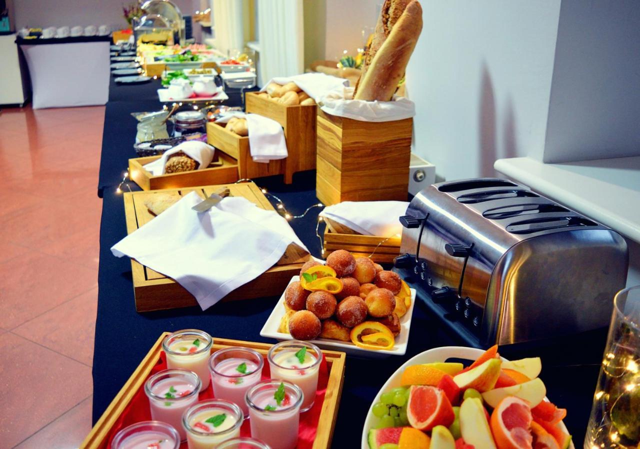 Tailor Hotel Sport & Conference Morąg Buitenkant foto